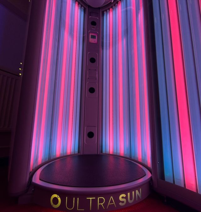 Sunbed Now Available

Prices 
3 mins - £3 
6 Mins - £5.50
9 Mins - £8
12 Mins - £10
15 Mins - £12

No booking need, just come see our reception